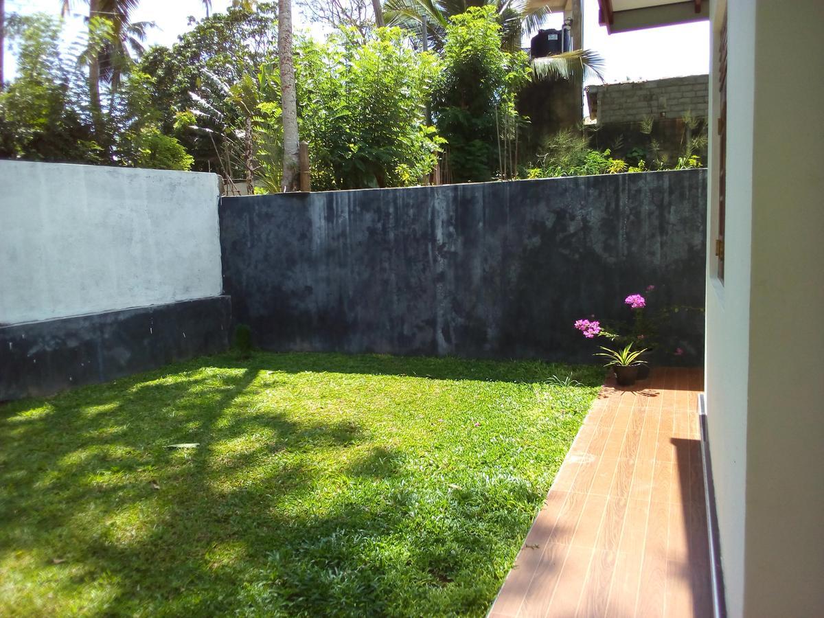 Hotel Surf Bay House Dikwella Sur Exterior foto